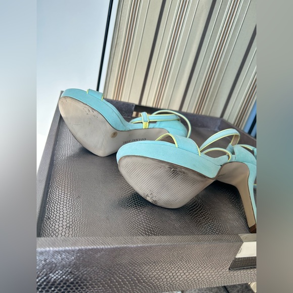 Gianni Bini platform heels in size 7.5M - Picture 2 of 7